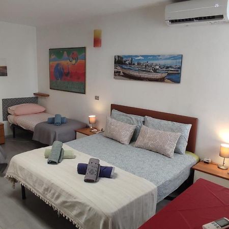 Super Central Studio, No Noise, Near Seaside, Shops Bari Luaran gambar