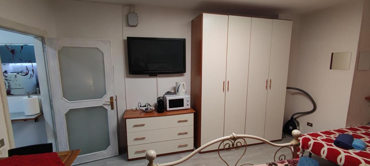 Super Central Studio, No Noise, Near Seaside, Shops Bari Luaran gambar